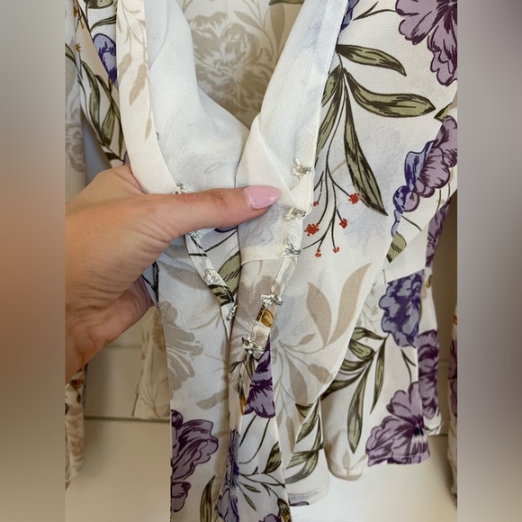 ASTR the label floral top - Picture 3 of 7